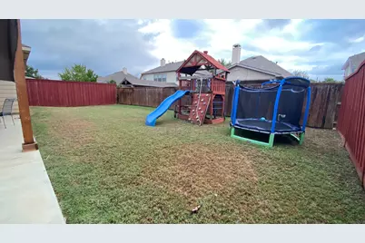 835 Roaring Springs Road, Grand Prairie, TX 75052 - Photo 8