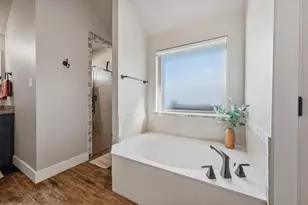 110 Oak View Dr, Godley, TX 76044 - Photo 12