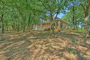 1090 Riley Rd, Whitesboro, TX 76273 - Photo 32