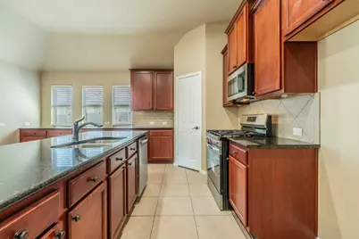 712 Cheryl Street, Crowley, TX 76036 - Photo 6