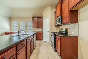 712 Cheryl St, Crowley, TX 76036 - Photo 6