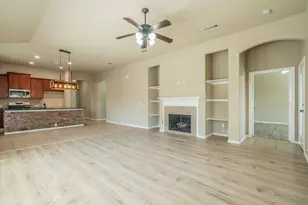 712 Cheryl St, Crowley, TX 76036 - Photo 4