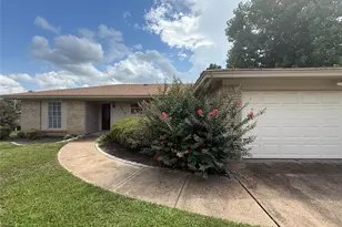 5912 Pleasant Hill Dr, Arlington, TX 76016 - Photo 2