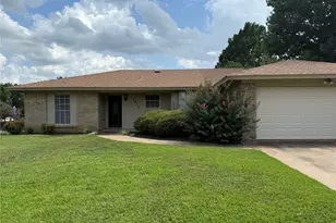 5912 Pleasant Hill Dr, Arlington, TX 76016 - Photo 1