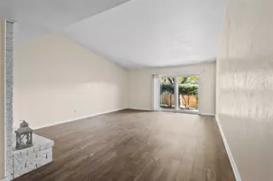 3505 S Columbine Ln, Grand Prairie, TX 75052 - Photo 10
