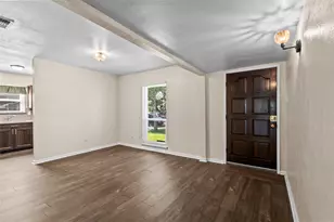 3505 S Columbine Ln, Grand Prairie, TX 75052 - Photo 6