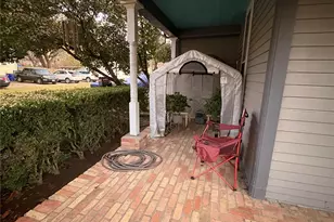818 E Elm St, Hillsboro, TX 76645 - Photo 4