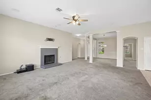 517 Azalea Dr, Glenn Heights, TX 75154 - Photo 8
