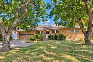 2711 Morton St, Denison, TX 75020 - Photo 2