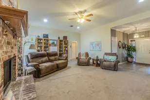 704 Saratoga Dr, Robinson, TX 76706 - Photo 2