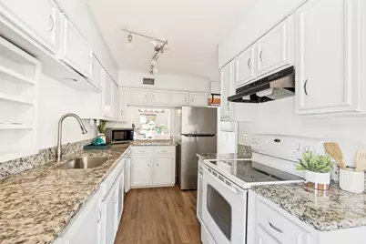 13747 Flagstone Lane, Dallas, TX 75240 - Photo 12