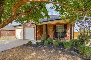 212 Bison Meadow Dr, Waxahachie, TX 75165 - Photo 2