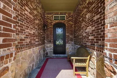 2809 Creekway Drive, Carrollton, TX 75010 - Photo 2
