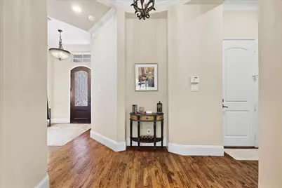 2809 Creekway Drive, Carrollton, TX 75010 - Photo 4