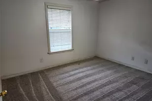 326 N Scullin Ave, Denison, TX 75020 - Photo 8