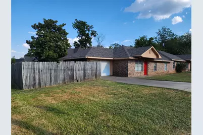 326 N Scullin Avenue, Denison, TX 75020 - Photo 2