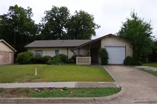 502 Moonlight Dr, Garland, TX 75040 - Photo 1