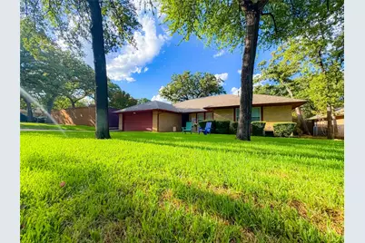 4805 Bonneville Drive, Arlington, TX 76016 - Photo 4