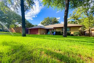 4805 Bonneville Dr, Arlington, TX 76016 - Photo 4