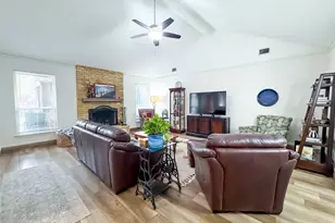 4805 Bonneville Dr, Arlington, TX 76016 - Photo 20