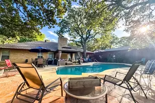 4805 Bonneville Dr, Arlington, TX 76016 - Photo 2