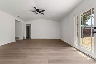 1520 Monaco Dr, Lewisville, TX 75067 - Photo 6