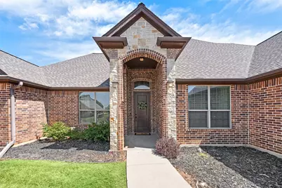 2825 Willow Ridge Circle, Granbury, TX 76049 - Photo 2