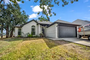 780 Stribling Cir, Azle, TX 76020 - Photo 4