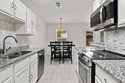 831 Beverly Drive, Grapevine, TX 76051 - Photo 12