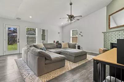 831 Beverly Drive, Grapevine, TX 76051 - Photo 4