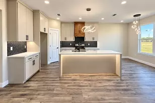 6025 Huckleberry Ln, Joshua, TX 76058 - Photo 6