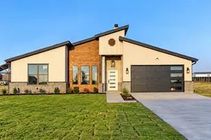 6025 Huckleberry Ln, Joshua, TX 76058 - Photo 2