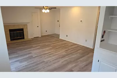 2733 Silver Creek Drive #104, Arlington, TX 76006 - Photo 2