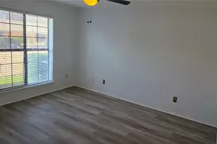 2733 Silver Creek Dr, Arlington, TX 76006 - Photo 8