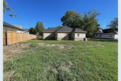 1915 Morse Street, Greenville, TX 75401 - Photo 4