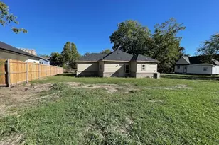 1915 Morse St, Greenville, TX 75401 - Photo 4
