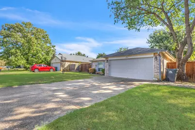 6217 Springwood Drive, Arlington, TX 76001 - Photo 18