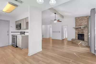 6217 Springwood Drive, Arlington, TX 76001 - Photo 6