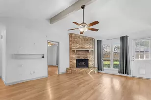 6217 Springwood Dr, Arlington, TX 76001 - Photo 4