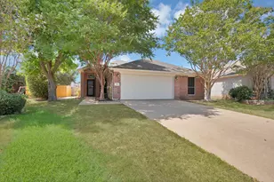 109 Goldeneye Ln, Fort Worth, TX 76120 - Photo 1