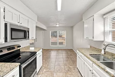 4807 Crestmont Court, Arlington, TX 76017 - Photo 12