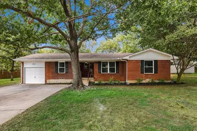 1912 Whippoorwill Lane, Denton, TX 76205 - Photo 2