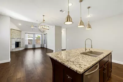 1920 Roundtree Circle E, Fort Worth, TX 76008 - Photo 10