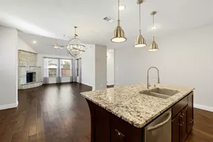1920 Roundtree Cir E, Fort Worth, TX 76008 - Photo 10