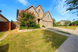 1920 Roundtree Cir E, Fort Worth, TX 76008 - Photo 4