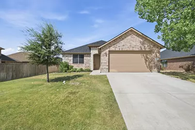 28 S Highland Drive, Sanger, TX 76266 - Photo 1