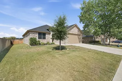 28 S Highland Drive, Sanger, TX 76266 - Photo 2