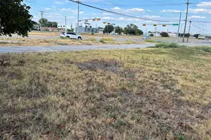 201 5th St, Grand Prairie, TX 75051 - Photo 6