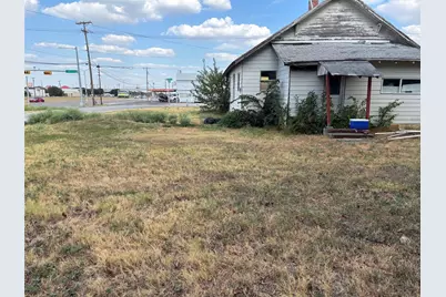 201 5th Street, Grand Prairie, TX 75051 - Photo 2