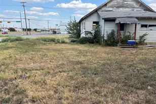 201 5th St, Grand Prairie, TX 75051 - Photo 2